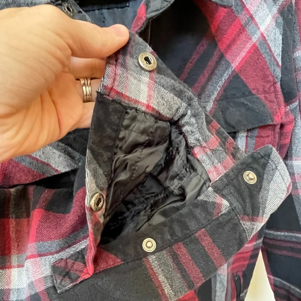 Burton Men's Red and Black Plaid Shirt Jacket with zipper Pockets, size Medium - Picture 4 of 8